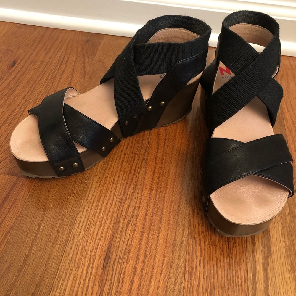 Womens platform , National Comfort shoes size 7